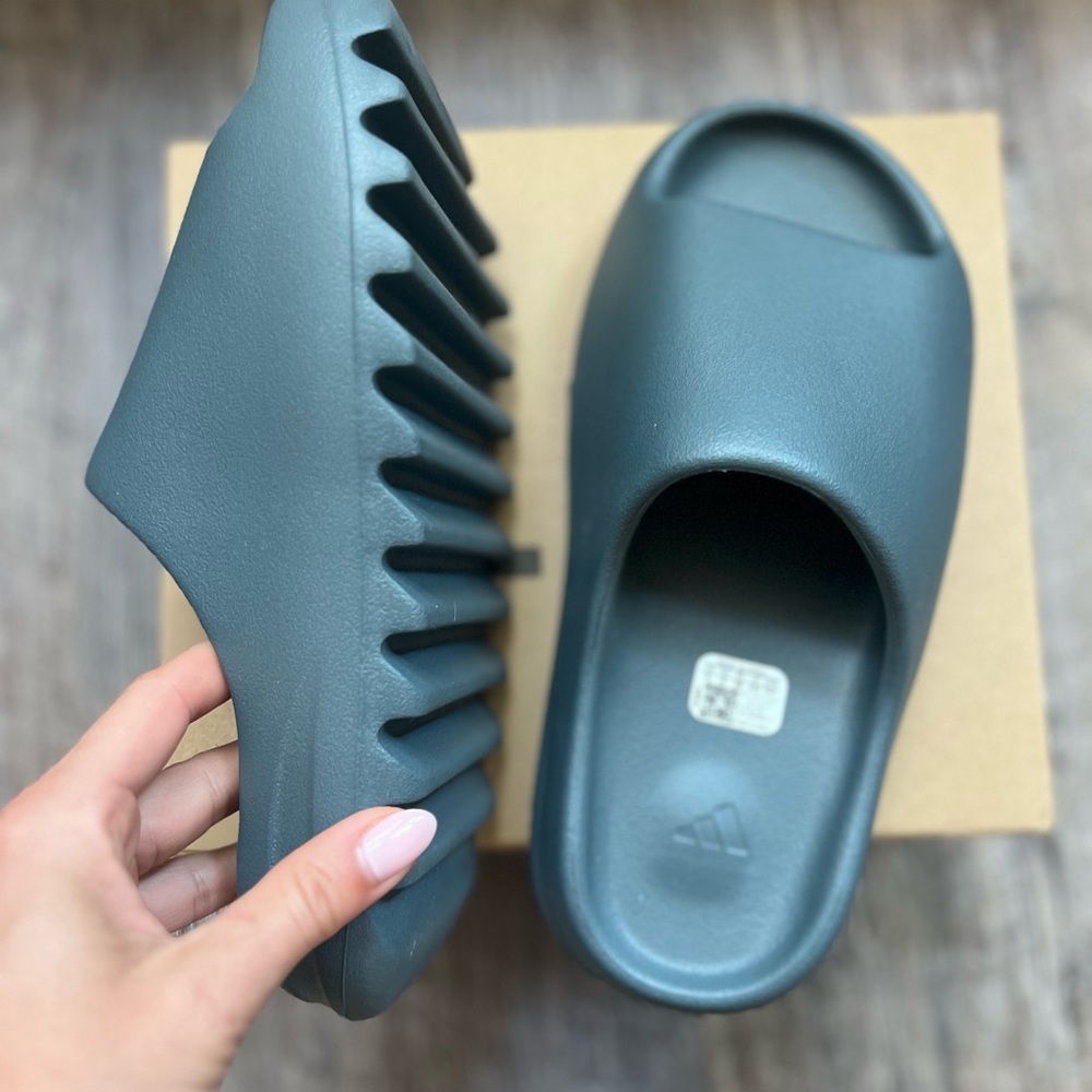 Yeezy slide sandals size 6 US . Brand new